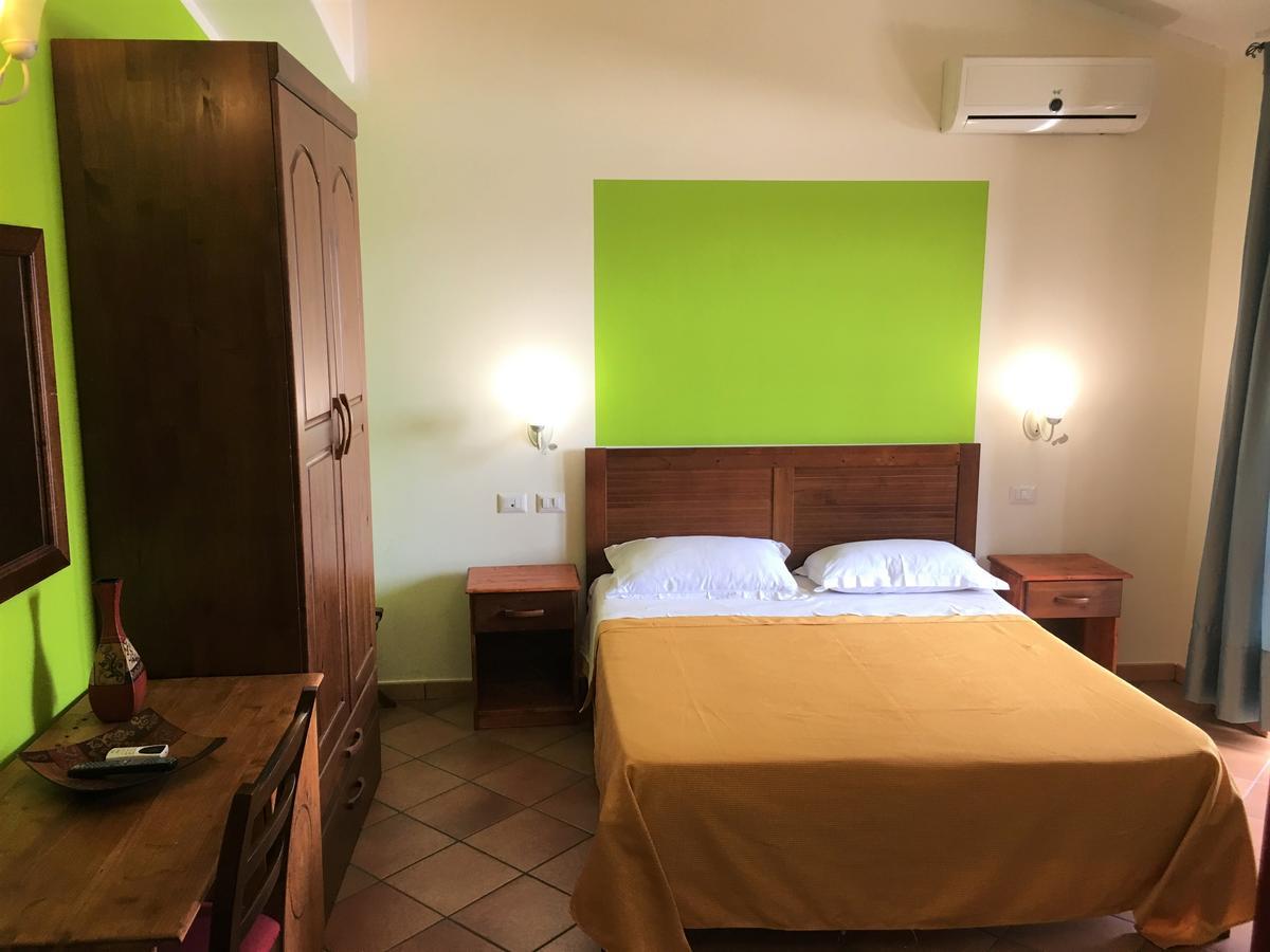 Hotel Il Melograno Nicotera Exterior foto